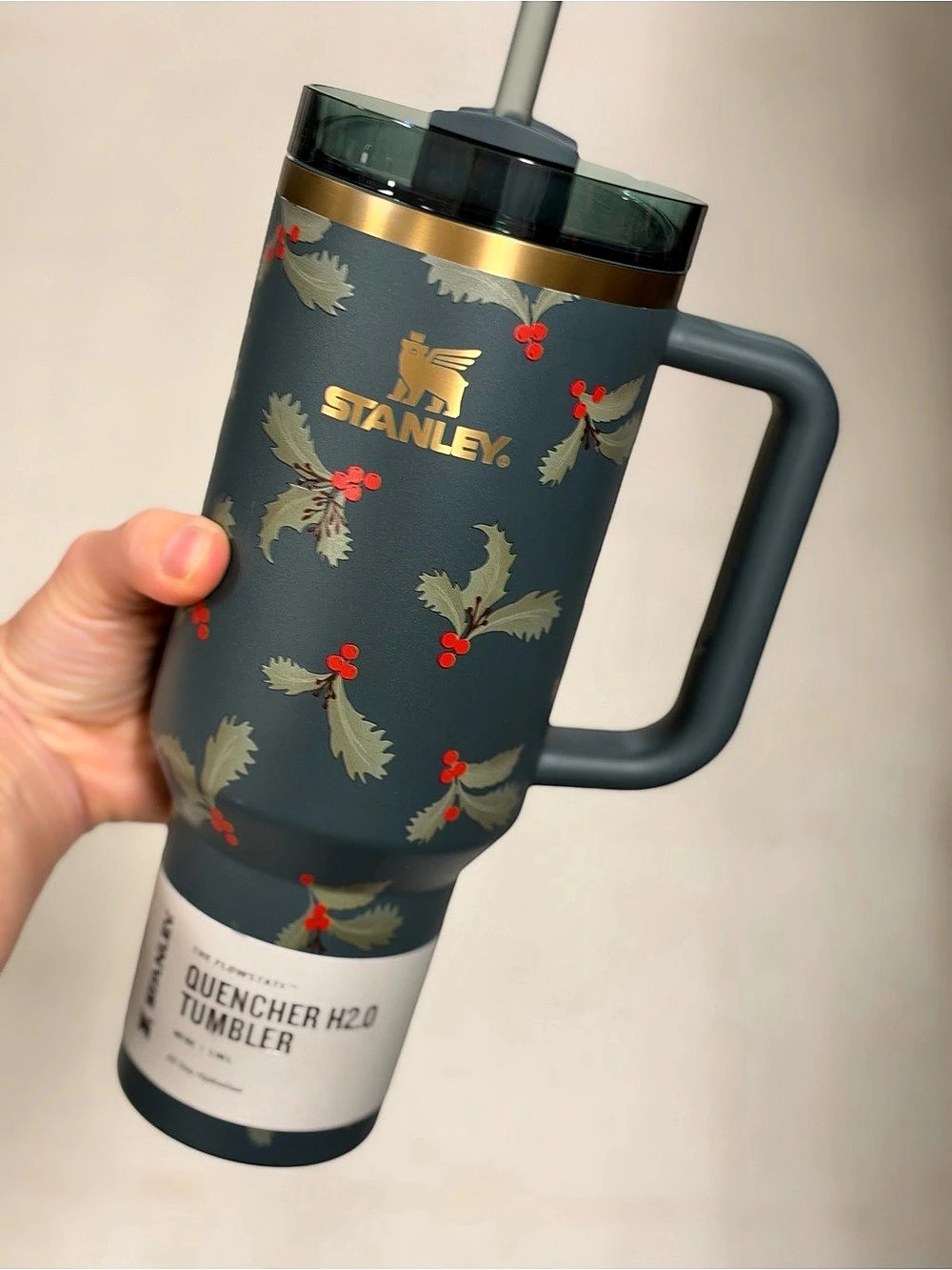 Stanley Holiday Botanical Quencher H2.0 FlowState Tumbler 40 oz Tumbler Green &